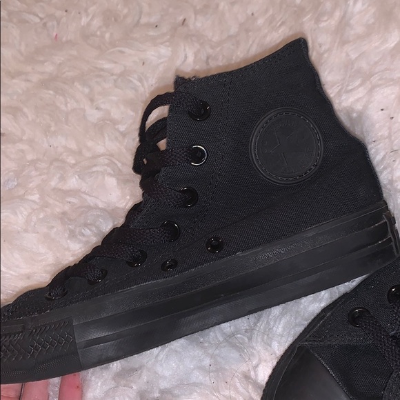 Rare all Black high-top Converse - Picture 2 of 3
